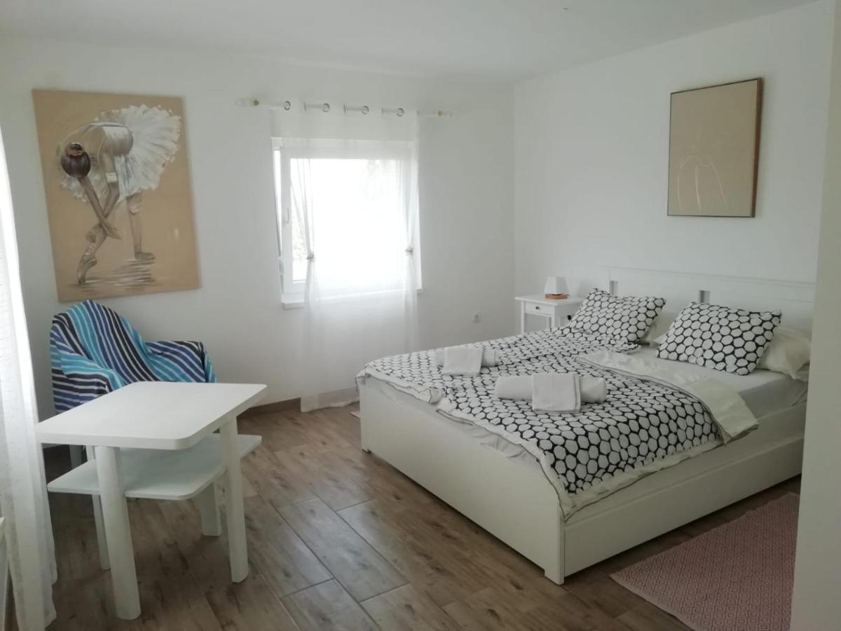 Apartment Hajduk Стариград-Пакленица Екстериор снимка
