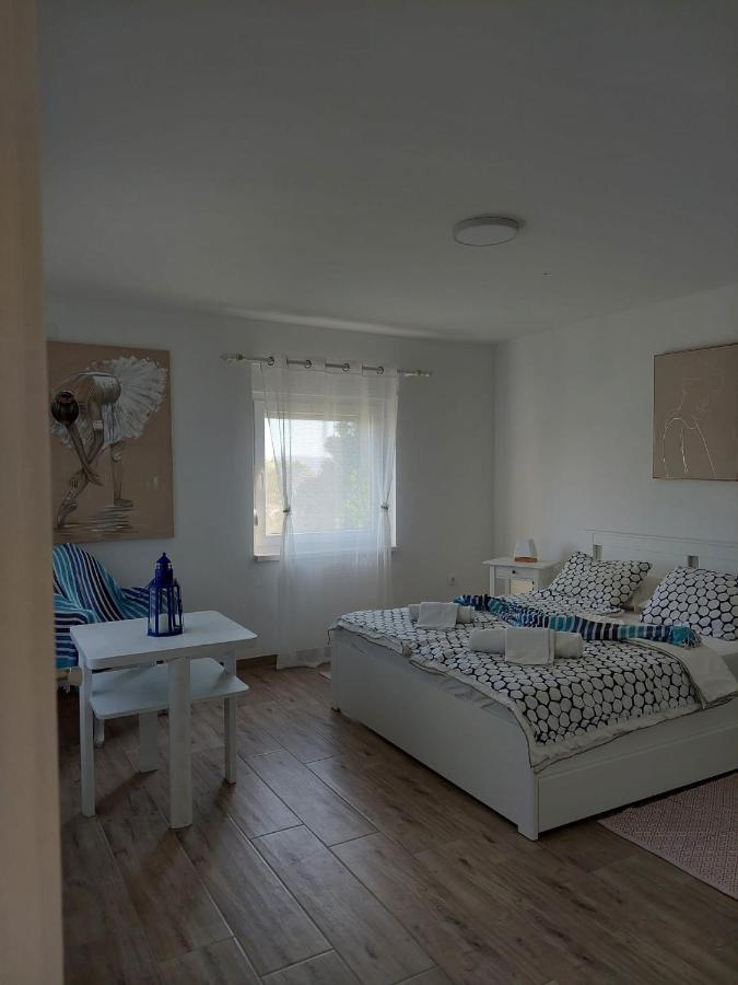 Apartment Hajduk Стариград-Пакленица Екстериор снимка